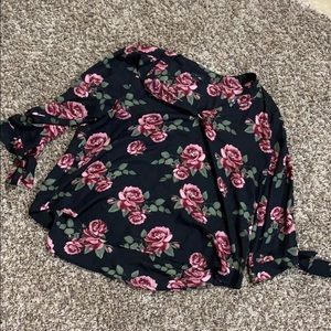 Rose black blouse with long sleeves